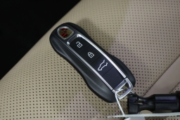Porsche Cayenne Base AWD 2026