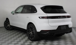 Porsche Cayenne Base AWD 2026