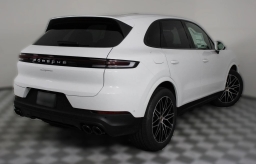 Porsche Cayenne Base AWD 2026