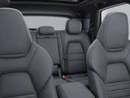Porsche Cayenne Base AWD 2026
