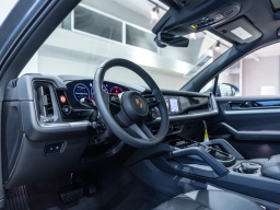 Porsche Cayenne Base AWD 2026