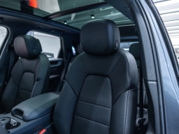 Porsche Cayenne Base AWD 2026