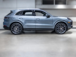 Porsche Cayenne Base AWD 2026