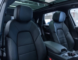 Porsche Cayenne Base AWD 2026