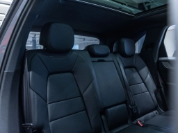 Porsche Cayenne Base AWD 2026