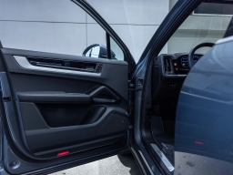 Porsche Cayenne Base AWD 2026