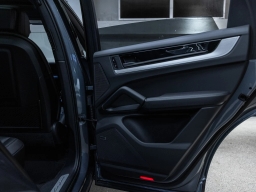 Porsche Cayenne Base AWD 2026