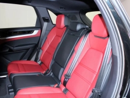 Porsche Cayenne Base AWD 2026