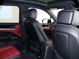 Porsche Cayenne Base AWD 2026