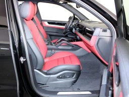 Porsche Cayenne Base AWD 2026