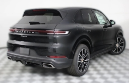 Porsche Cayenne Base AWD 2026