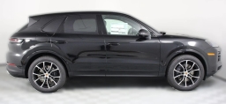Porsche Cayenne Base AWD 2026