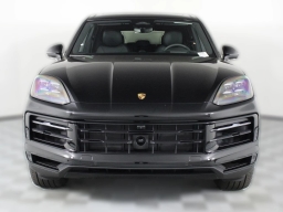 Porsche Cayenne Base AWD 2026
