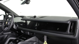 Porsche Cayenne Base AWD 2026