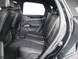 Porsche Cayenne Base AWD 2026