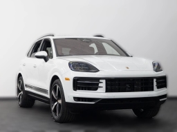 Porsche Cayenne Base AWD 2026