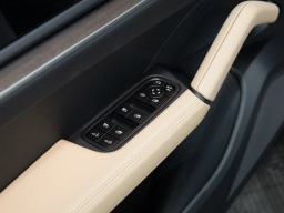 Porsche Cayenne Base AWD 2026