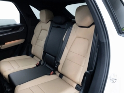 Porsche Cayenne Base AWD 2026