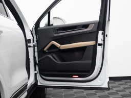 Porsche Cayenne Base AWD 2026