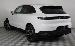 Porsche Cayenne Base AWD 2026