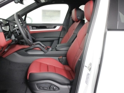 Porsche Cayenne Base AWD 2026