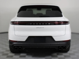 Porsche Cayenne Base AWD 2026