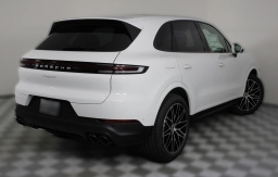 Porsche Cayenne Base AWD 2026