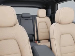Porsche Cayenne Base AWD 2026