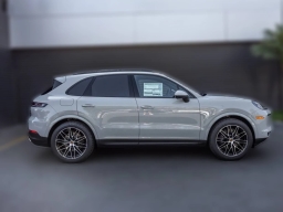 Porsche Cayenne Base AWD 2026