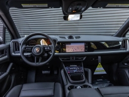 Porsche Cayenne Base AWD 2026