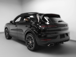 Porsche Cayenne Base AWD 2026