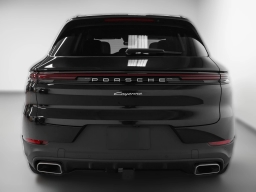 Porsche Cayenne Base AWD 2026