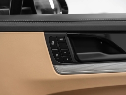 Porsche Cayenne Base AWD 2026