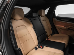 Porsche Cayenne Base AWD 2026