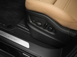 Porsche Cayenne Base AWD 2026