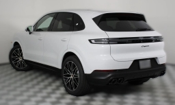Porsche Cayenne Base AWD 2026
