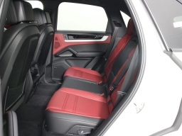 Porsche Cayenne Base AWD 2026