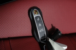 Porsche Cayenne Base AWD 2026