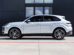 Porsche Cayenne Base AWD 2026