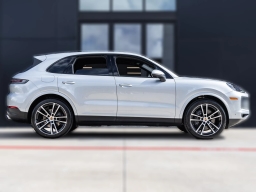 Porsche Cayenne Base AWD 2026