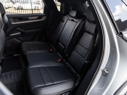 Porsche Cayenne Base AWD 2026
