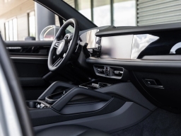 Porsche Cayenne Base AWD 2026