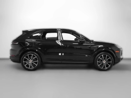 Porsche Cayenne Base AWD 2026