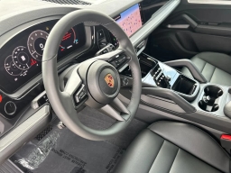 Porsche Cayenne Base AWD 2026