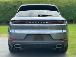 Porsche Cayenne Base AWD 2026