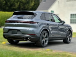 Porsche Cayenne Base AWD 2026