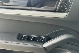 Porsche Cayenne Base AWD 2026