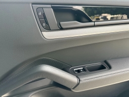 Porsche Cayenne Base AWD 2026