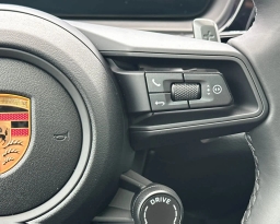 Porsche Cayenne Base AWD 2026