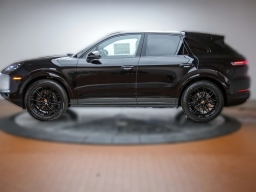 Porsche Cayenne Base AWD 2026